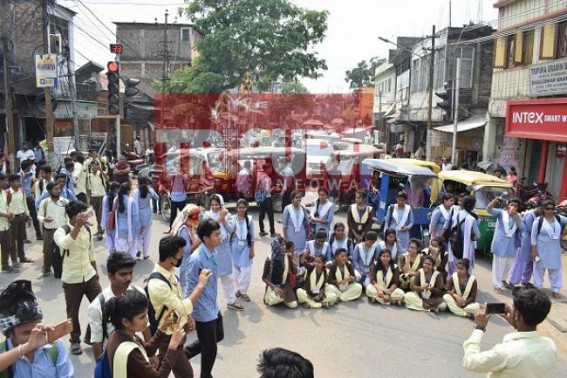 95 % college students failed under MBB State University : Students block road